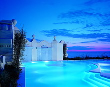 Подогреваемый бассейн на крыше