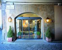 Вход в отель Degli Orafi