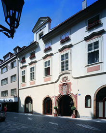 The Iron Gate Hotel And Suites