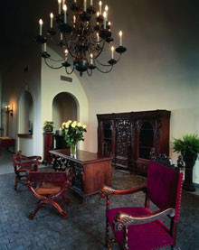 The Iron Gate Hotel And Suites