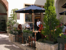 The Iron Gate Hotel And Suites