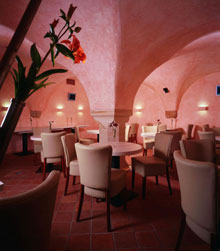 The Iron Gate Hotel And Suites