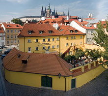 Archibald at the Charles Bridge