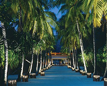 Four Seasons Resort Maldives at Landaa Giraavaru