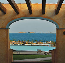 Colonna Beach Hotel & Residence