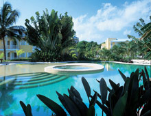 Royal Hideaway Playacar