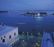 Hotel Monaco & Grand Canal