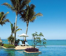 La Pirogue Resort & Spa