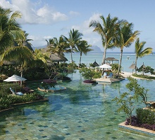 La Pirogue Resort & Spa