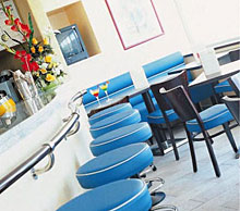 Бар в холле