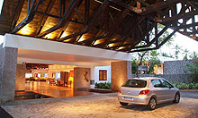 Вход в отель