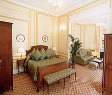 Champs Elysees Plaza