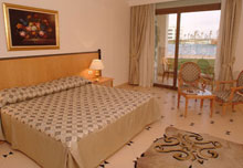 Raouf Hotels International moon