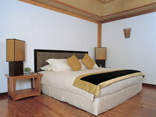 Safari Island Resort & Spa( ex.Dhoni Island Resort )