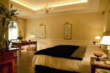 King George II Palace