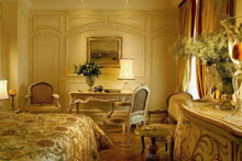 King George II Palace