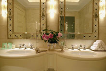 King George II Palace