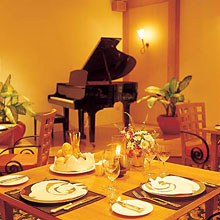 Outrigger Laguna Phuket Beach Resort(ex.Laguna Beach Resort)