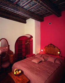 The Iron Gate Hotel And Suites