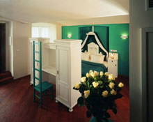 The Iron Gate Hotel And Suites