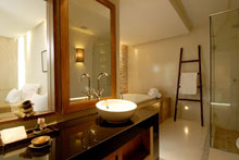 Aleenta Phuket Resort & Spa