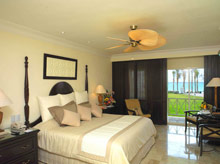 Royal Hideaway Playacar