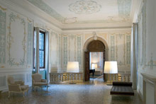 Hotel Monaco & Grand Canal