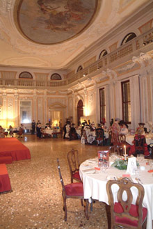 Hotel Monaco & Grand Canal