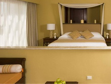 Dreams Honeymoon Suite