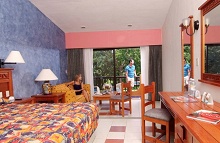 Sandos Playacar Beach Resort & Spa