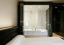 Silken Puerta America