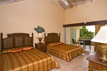 Long Bay Beach Resort & Villas