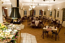 Cathedral Peak Hotel