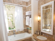 Thee Divine Villa Roaring Pavilion