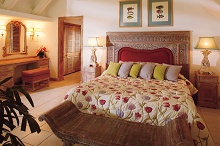 La Pirogue Resort & Spa