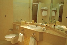 La Pirogue Resort & Spa