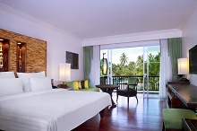 Le Meridien Khao Lak Beach & Spa Resort