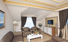 Crystal Palace Luxury Resort & Spa