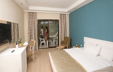 Crystal Green Bay Resort