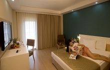 Crystal Green Bay Resort