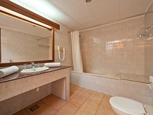 Eriyadu Island Resort