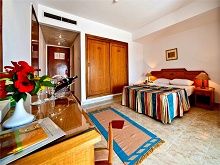 Minamark Beach Resort