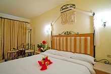 Sunny Days El Palacio